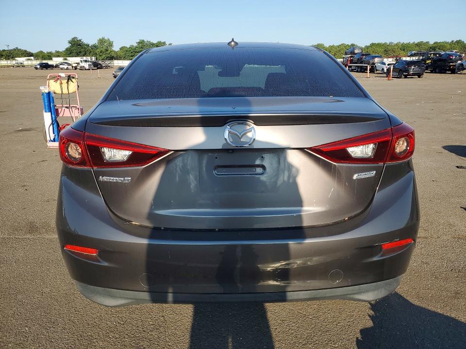 62397856 :رقم المزاد ، 3MZBN1W39JM195206 vin ، 2018 Mazda 3 مزاد بيع