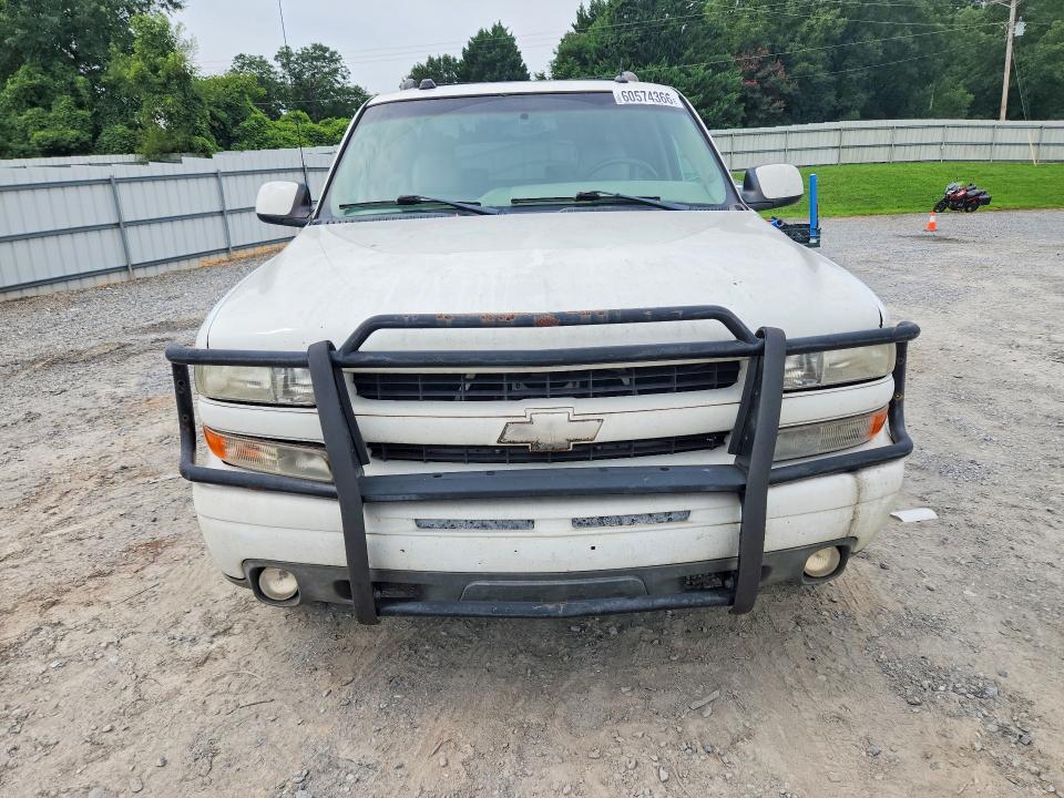 60574366 :رقم المزاد ، 3GNFK16Z35G162361 vin ، 2005 Chevrolet Suburban مزاد بيع
