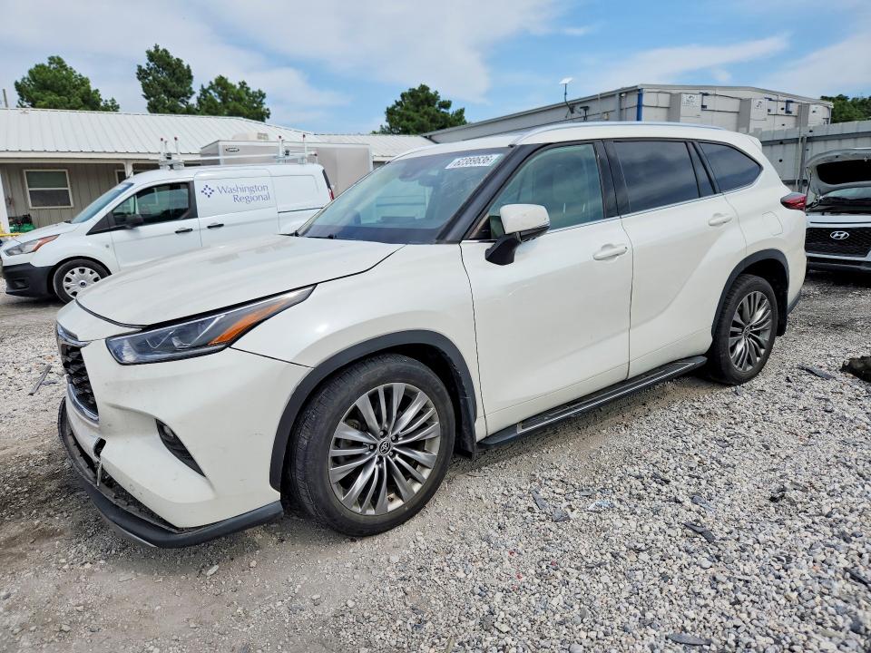 62389636 :رقم المزاد ، 5TDFZRBH1LS048311 vin ، 2020 Toyota Highlander مزاد بيع