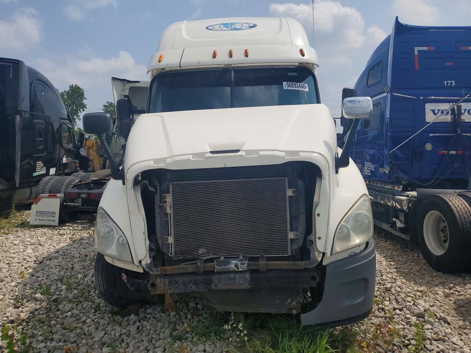 66166516 :رقم المزاد ، 1FUJGLDRXBSAV6511 vin ، 2011 Freightliner Cascadia 1 مزاد بيع