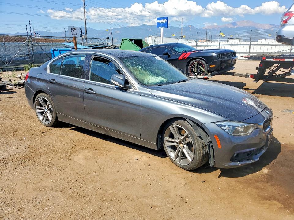 59711386 :رقم المزاد ، WBA8D9C57JA607735 vin ، 2018 Bmw 330 مزاد بيع