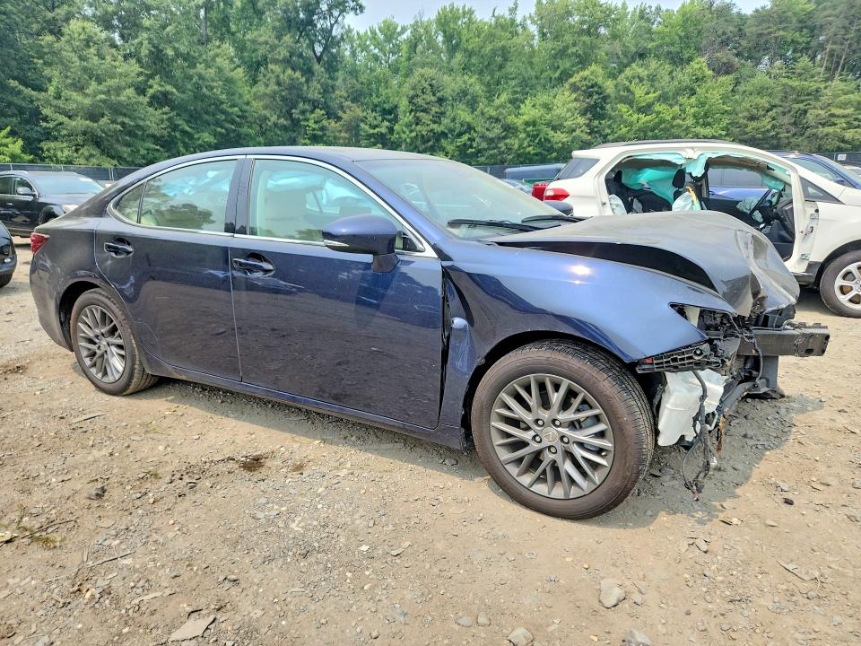 61302796 :رقم المزاد ، 58ABK1GG4JU105957 vin ، 2018 Lexus Es مزاد بيع