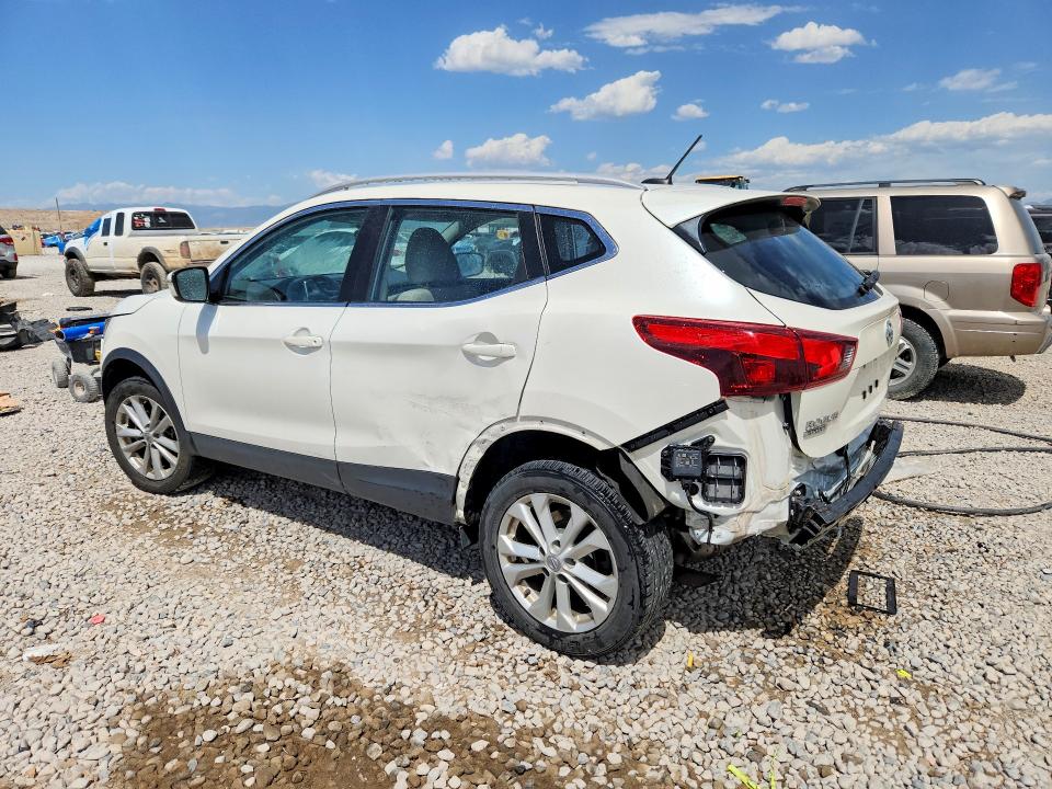 60796126 :رقم المزاد ، JN1BJ1CR3JW283632 vin ، 2018 Nissan Rogue Sport مزاد بيع