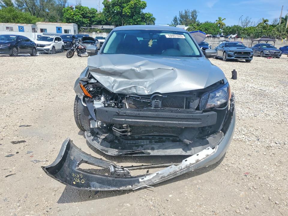 59991026 :رقم المزاد ، 1VWBH7A37DC104733 vin ، 2013 Volkswagen Passat مزاد بيع