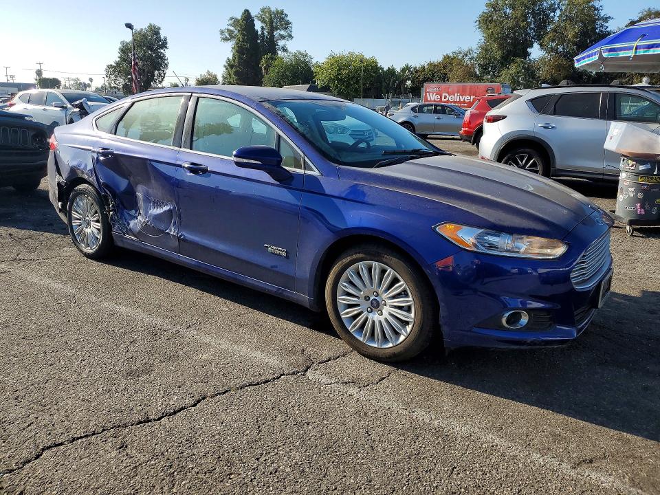 61088686 :رقم المزاد ، 3FA6P0PU2ER298868 vin ، 2014 Ford Fusion مزاد بيع