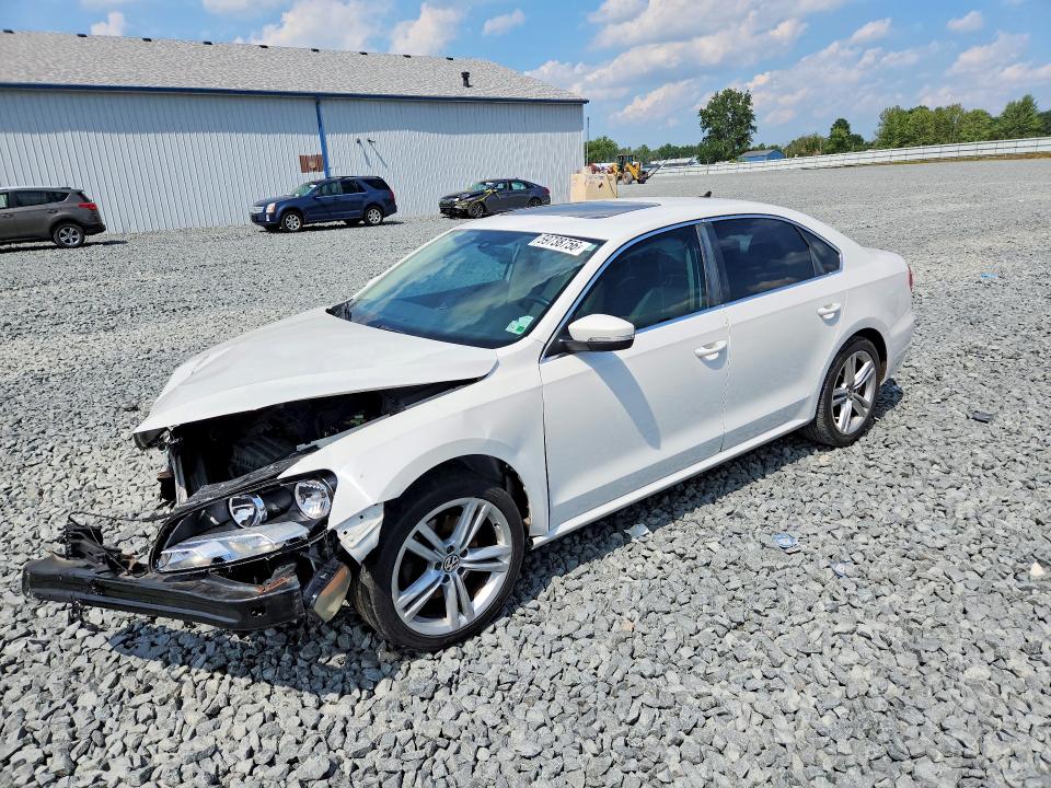 59738756 :رقم المزاد ، 1VWBS7A32EC077511 vin ، 2014 Volkswagen Passat مزاد بيع