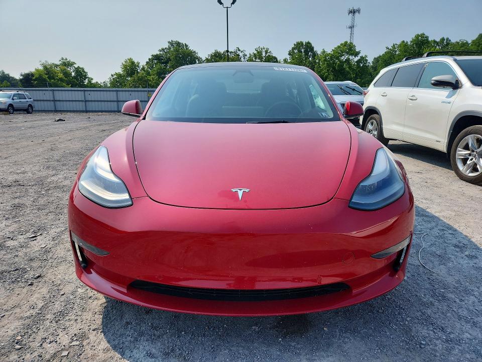 Продажа на аукционе авто 2022 Tesla Model 3, vin: 5YJ3E1EB0NF127130, номер лота: 61211126