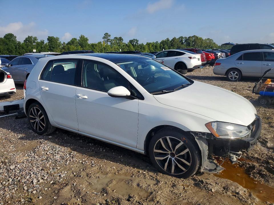 61628786 :رقم المزاد ، 3VW217AU0FM033180 vin ، 2015 Volkswagen Golf مزاد بيع