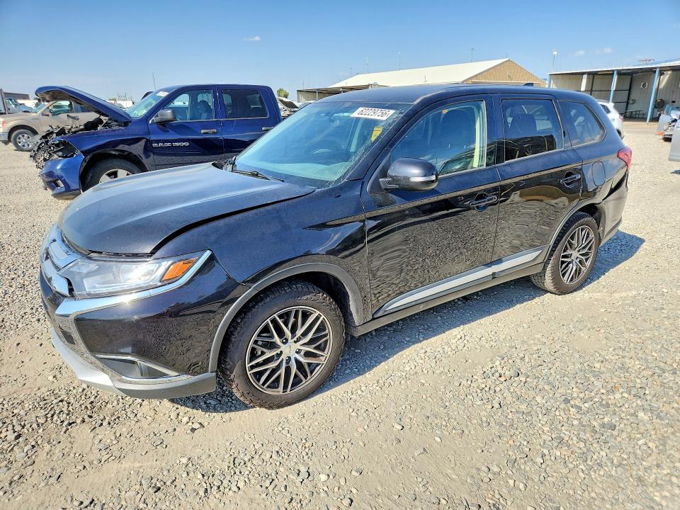 62229756 :رقم المزاد ، JA4AZ3A35JZ054566 vin ، 2018 Mitsubishi Outlander مزاد بيع