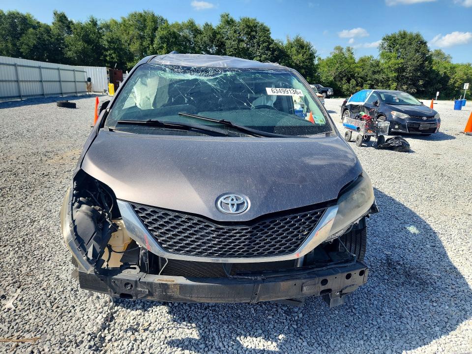 63499136 :رقم المزاد ، 5TDXK3DC3GS732080 vin ، 2016 Toyota Sienna مزاد بيع