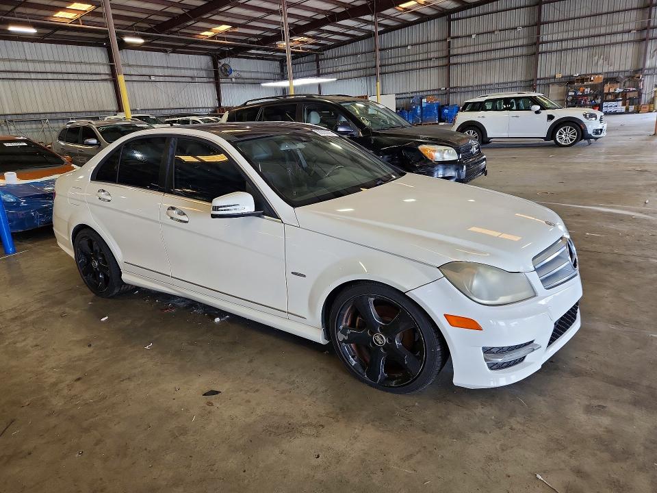 58665276 :رقم المزاد ، WDDGF4HB4CR218622 vin ، 2012 Mercedes-benz C مزاد بيع