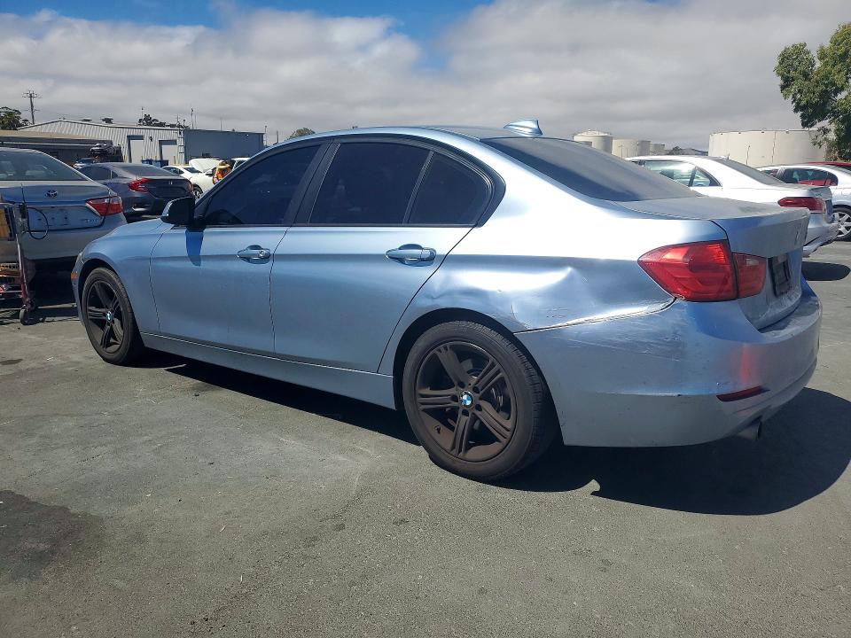 2013 Bmw 320 მანქანა იყიდება აუქციონზე, vin: WBA3B1C50DK128816, აუქციონის ნომერი: 61880936