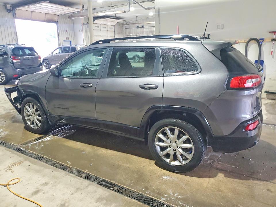 62487706 :رقم المزاد ، 1C4PJMCX0JD586592 vin ، 2018 Jeep Cherokee مزاد بيع