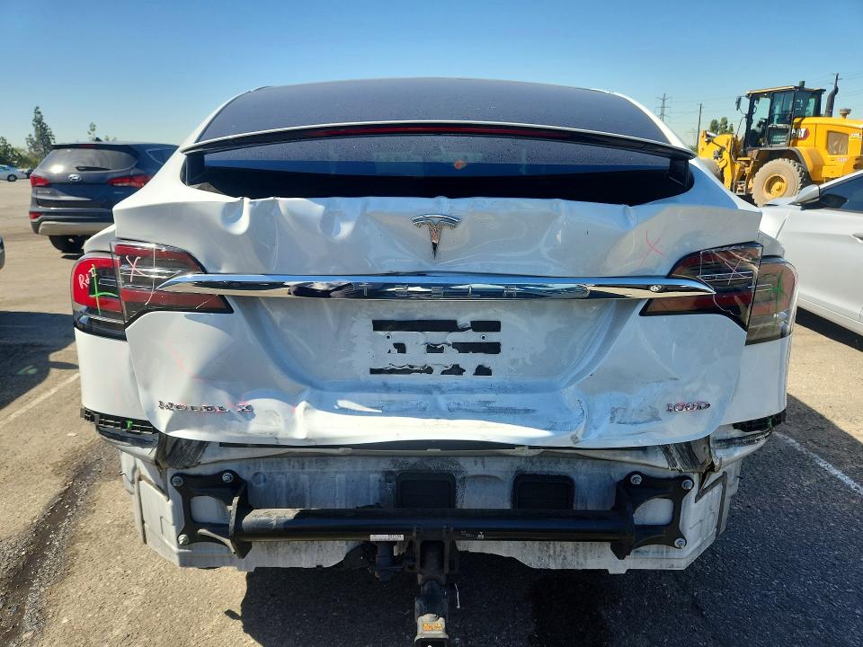 Продаж на аукціоні авто 2018 Tesla Model X, vin: 5YJXCAE20JF124276, номер лоту: 59745146