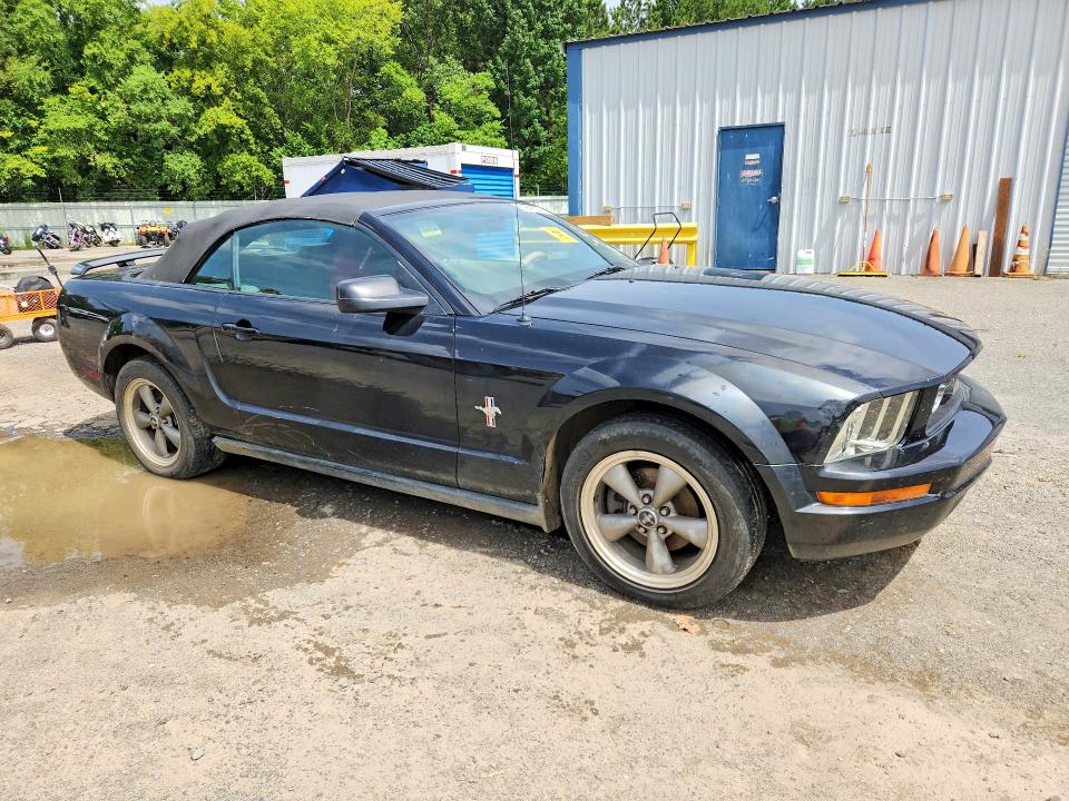 60898336 :رقم المزاد ، 1ZVHT84N165102754 vin ، 2006 Ford Mustang Convertible مزاد بيع