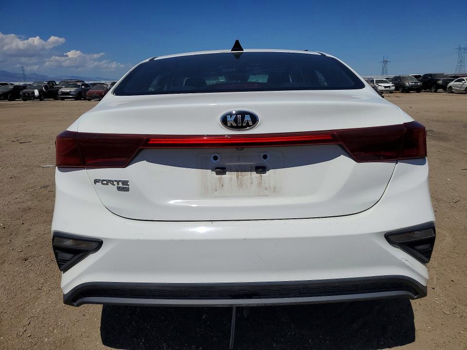 2021 Kia Forte მანქანა იყიდება აუქციონზე, vin: 3KPF24AD4ME265319, აუქციონის ნომერი: 61084196
