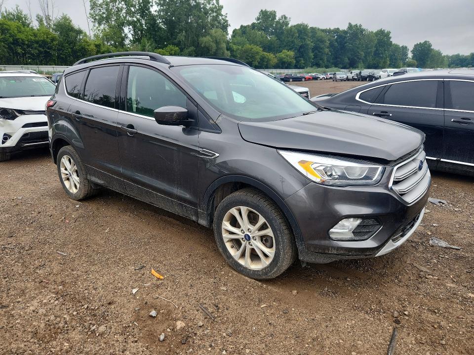 Продаж на аукціоні авто 2018 Ford Escape, vin: 1FMCU9HD6JUB09467, номер лоту: 62467146