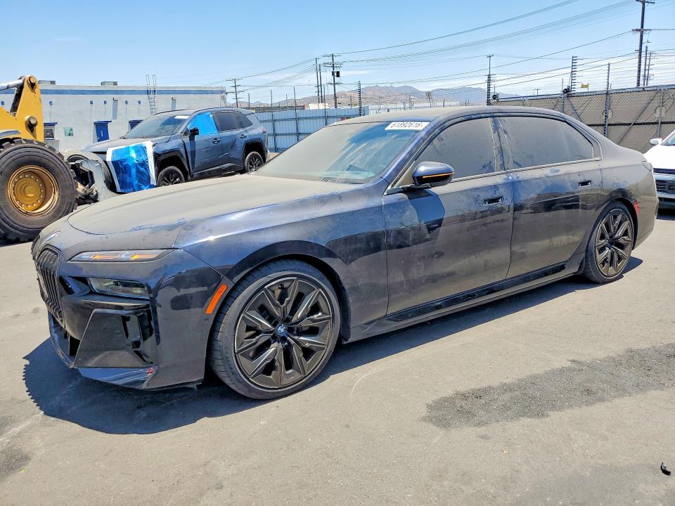 61892616 :رقم المزاد ، WBY53EJ08SCT50453 vin ، 2025 Bmw I7 مزاد بيع