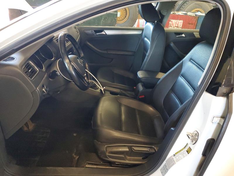 60888166 :رقم المزاد ، 3VWDB7AJ4HM237740 vin ، 2017 Volkswagen Jetta مزاد بيع