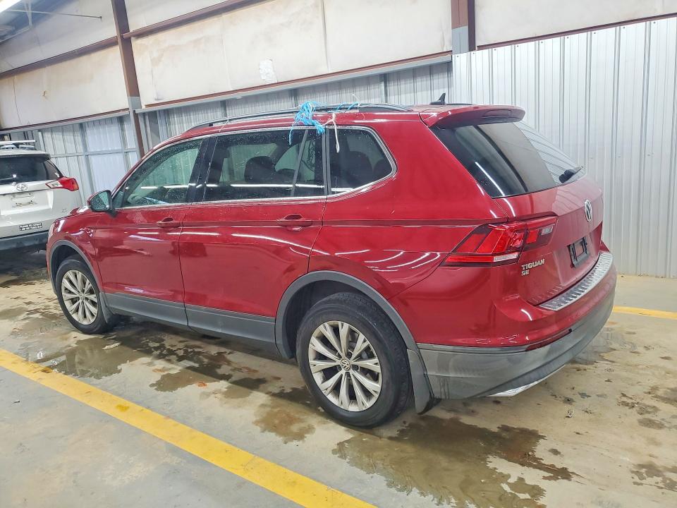 60611276 :رقم المزاد ، 3VV3B7AX6KM044940 vin ، 2019 Volkswagen Tiguan مزاد بيع