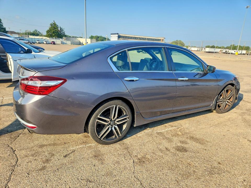 2017 Honda Accord მანქანა იყიდება აუქციონზე, vin: 1HGCR2F17HA007646, აუქციონის ნომერი: 62954516