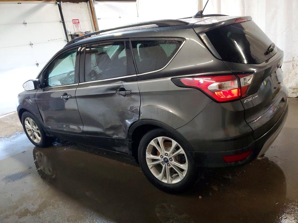 60375136 :رقم المزاد ، 1FMCU9GD1JUA18768 vin ، 2018 Ford Escape مزاد بيع