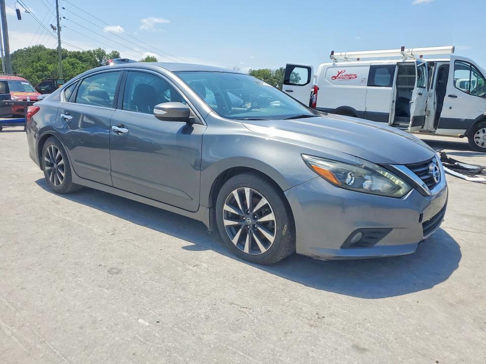 Продажа на аукционе авто 2017 Nissan Altima, vin: 1N4AL3AP0HC174112, номер лота: 62401686