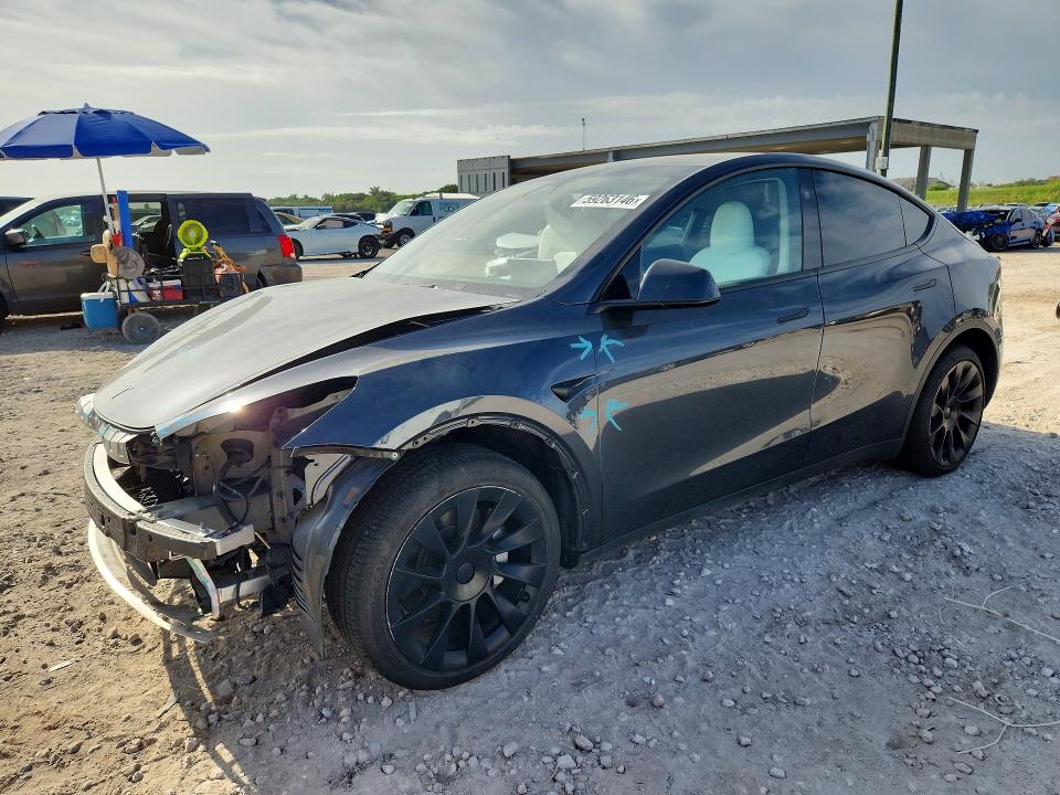 2024 Tesla Model Y მანქანა იყიდება აუქციონზე, vin: 7SAYGDED1RF009051, აუქციონის ნომერი: 59263146