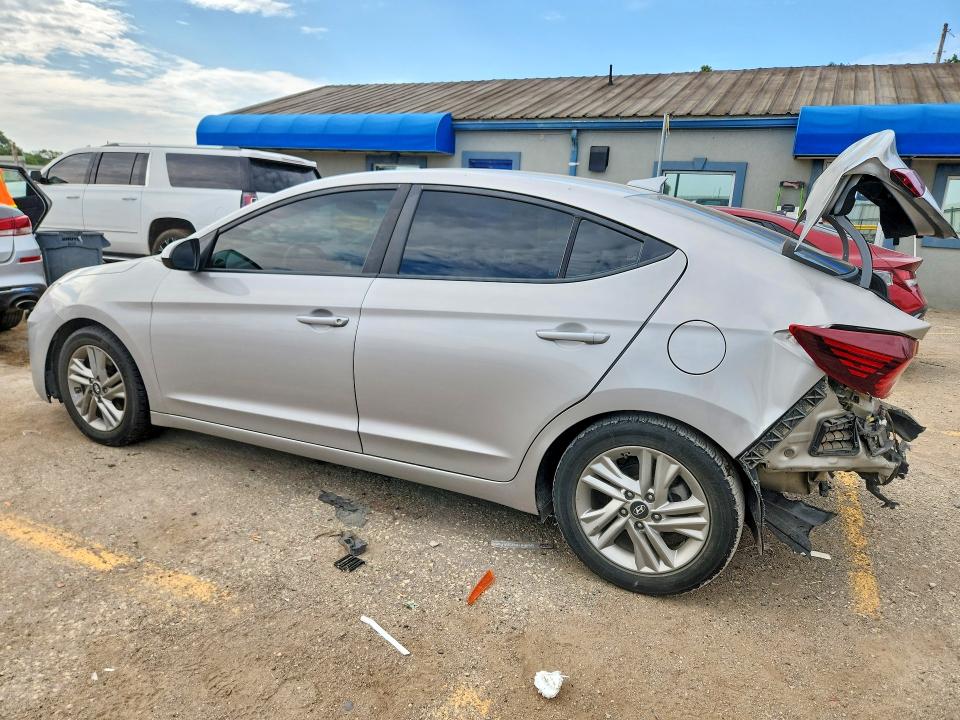 2020 Hyundai Elantra მანქანა იყიდება აუქციონზე, vin: KMHD84LF0LU011011, აუქციონის ნომერი: 61433736