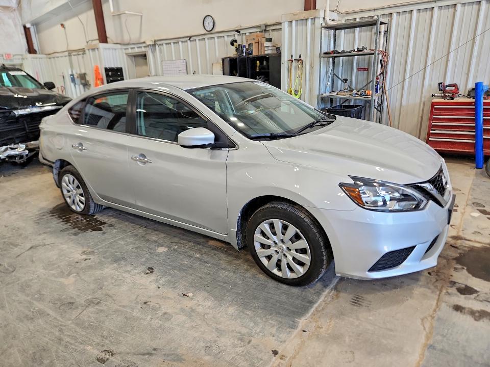 2018 Nissan Sentra მანქანა იყიდება აუქციონზე, vin: 3N1AB7AP0JY227511, აუქციონის ნომერი: 62923676