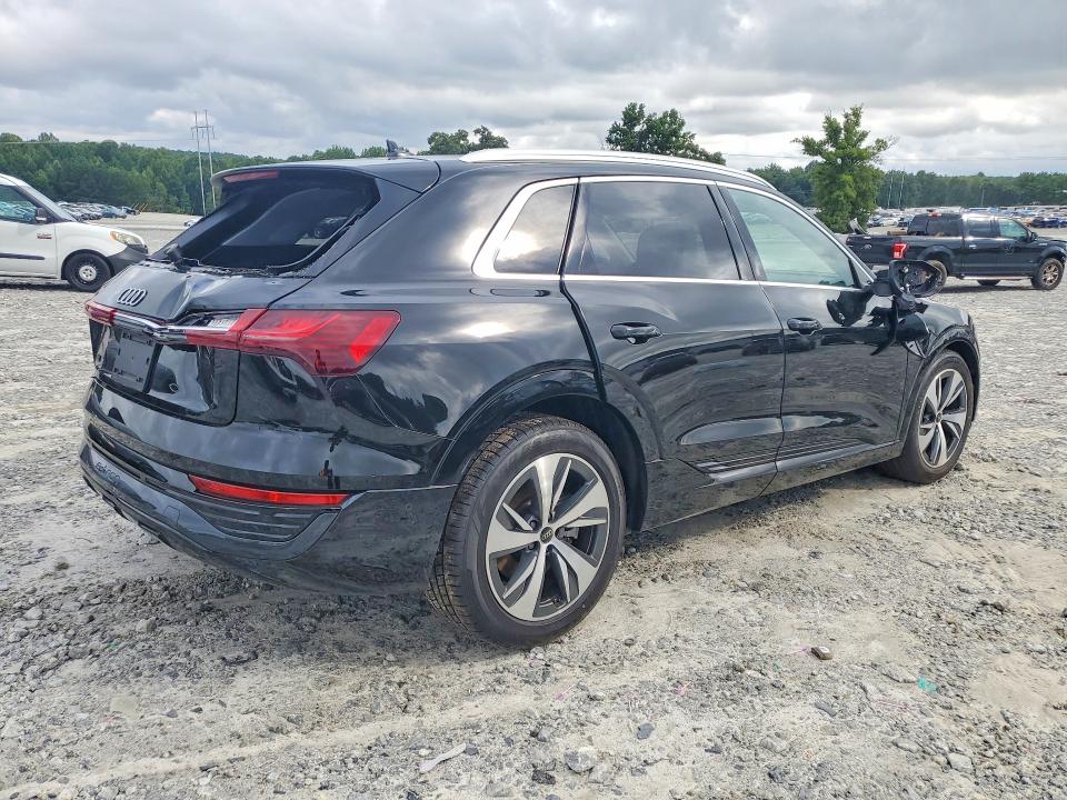 61044886 :رقم المزاد ، WA15AAGE1RB006041 vin ، 2024 Audi Q8 E-tron مزاد بيع