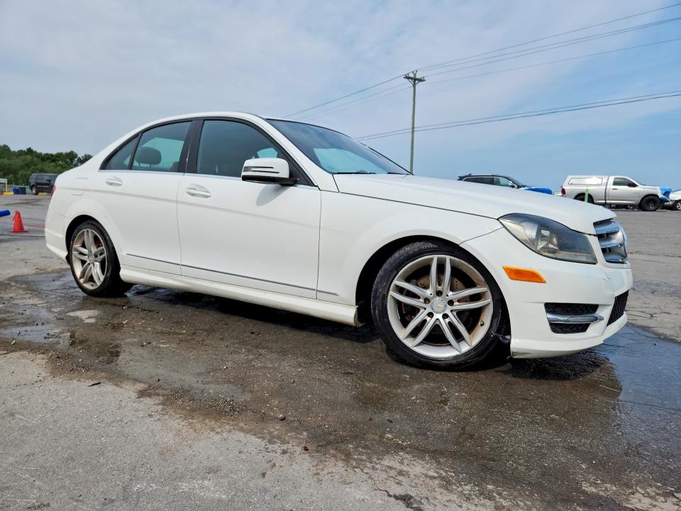 2013 Mercedes-benz C მანქანა იყიდება აუქციონზე, vin: WDDGF4HB3DR245389, აუქციონის ნომერი: 62535096