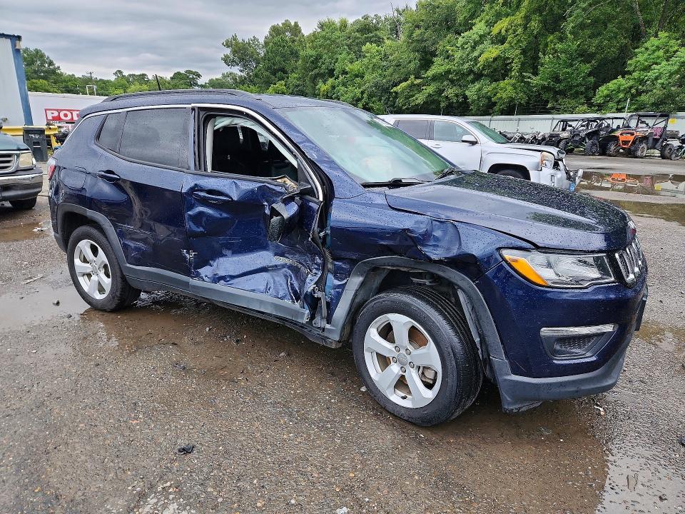 60052276 :رقم المزاد ، 3C4NJDBB6JT283646 vin ، 2018 Jeep Compass مزاد بيع