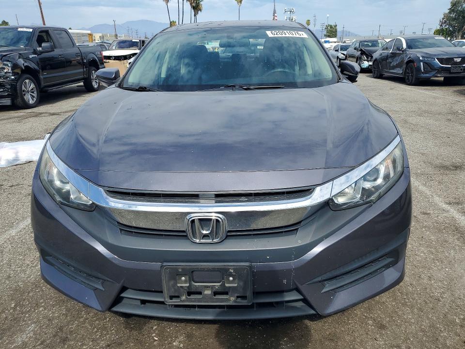 Продажа на аукционе авто 2018 Honda Civic, vin: 2HGFC2F55JH602665, номер лота: 62091076