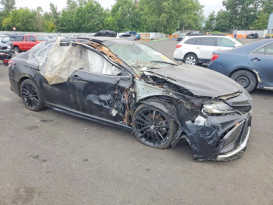 60973966 :رقم المزاد ، 4T1K61BKXNU069351 vin ، 2022 Toyota Camry مزاد بيع