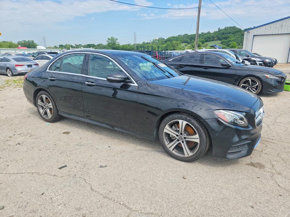 60272956 :رقم المزاد ، WDDZF4KB4JA472019 vin ، 2018 Mercedes-benz E مزاد بيع