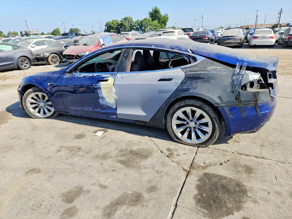 2020 Tesla Model S მანქანა იყიდება აუქციონზე, vin: 5YJSA1E2XLF354135, აუქციონის ნომერი: 62793946