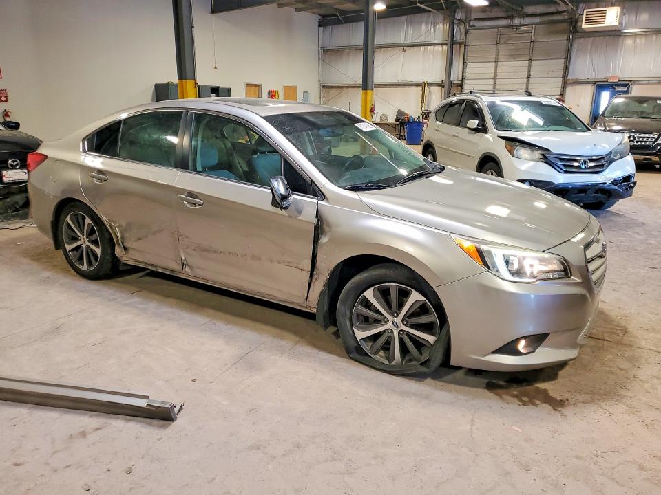 61747006 :رقم المزاد ، 4S3BNAN67F3042802 vin ، 2015 Subaru Legacy مزاد بيع