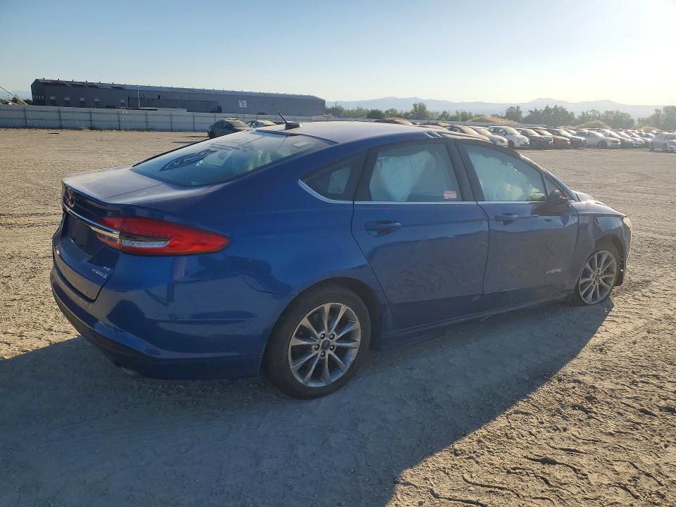 59822336 :رقم المزاد ، 3FA6P0LUXHR336809 vin ، 2017 Ford Fusion مزاد بيع