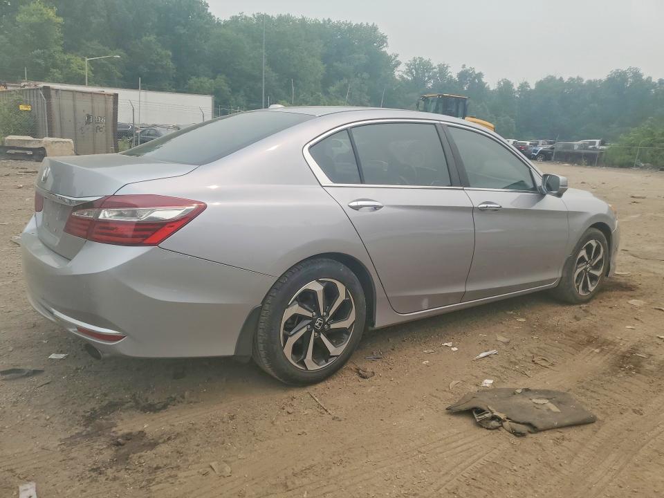 Продажа на аукционе авто 2017 Honda Accord, vin: 1HGCR2F88HA002579, номер лота: 61531856