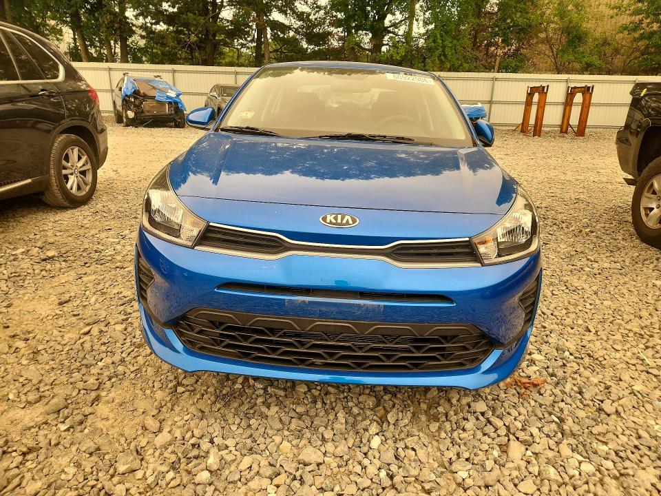 60922906 :رقم المزاد ، 3KPA24AD3ME403832 vin ، 2021 Kia Rio مزاد بيع