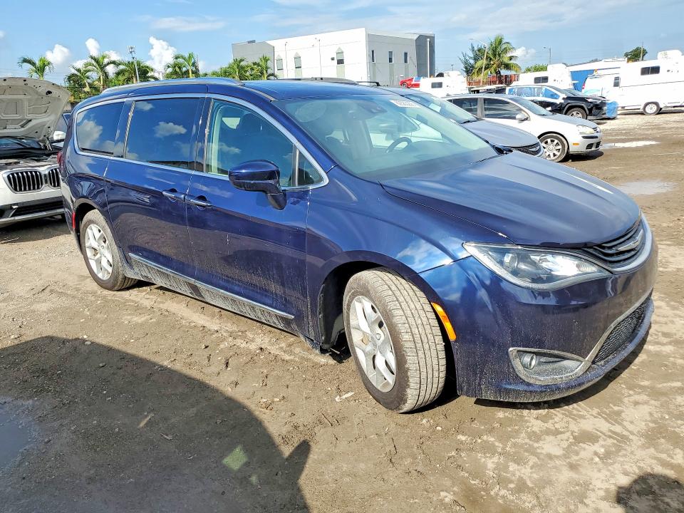 2018 Chrysler Pacifica მანქანა იყიდება აუქციონზე, vin: 2C4RC1EG5JR106204, აუქციონის ნომერი: 62583206