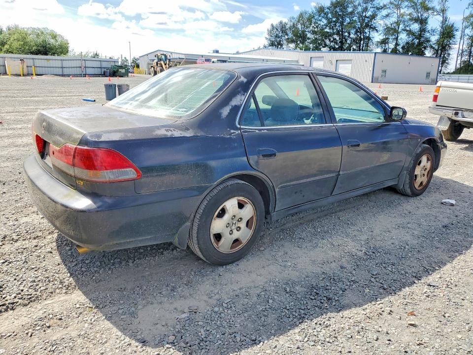 59743836 :رقم المزاد ، 1HGCG16552A064132 vin ، 2002 Honda Accord مزاد بيع
