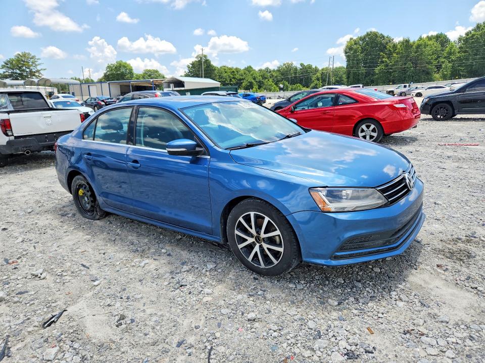 61378996 :رقم المزاد ، 3VWDB7AJ1HM291951 vin ، 2017 Volkswagen Jetta مزاد بيع