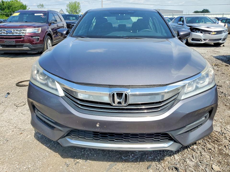 2017 Honda Accord მანქანა იყიდება აუქციონზე, vin: 1HGCR2F11HA137700, აუქციონის ნომერი: 60261756