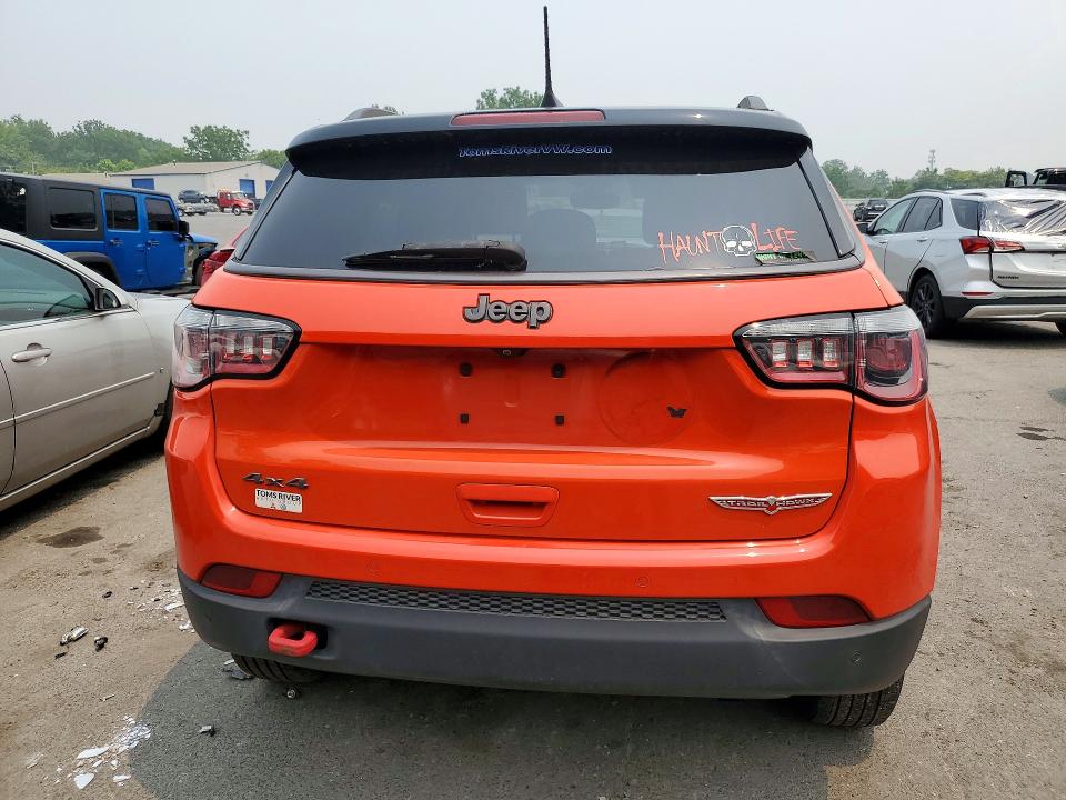 2018 Jeep Compass მანქანა იყიდება აუქციონზე, vin: 3C4NJDDB9JT128845, აუქციონის ნომერი: 61284366