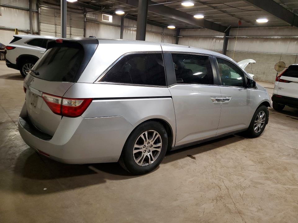 60304216 :رقم المزاد ، 5FNRL5H67CB111686 vin ، 2012 Honda Odyssey مزاد بيع