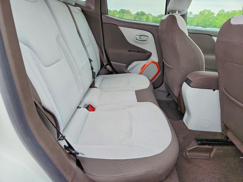 2015 Jeep Renegade მანქანა იყიდება აუქციონზე, vin: ZACCJBBT5FPB40917, აუქციონის ნომერი: 61400786
