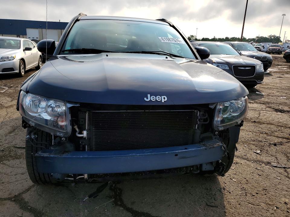61987036 :رقم المزاد ، 1C4NJDEB6HD144161 vin ، 2017 Jeep Compass مزاد بيع