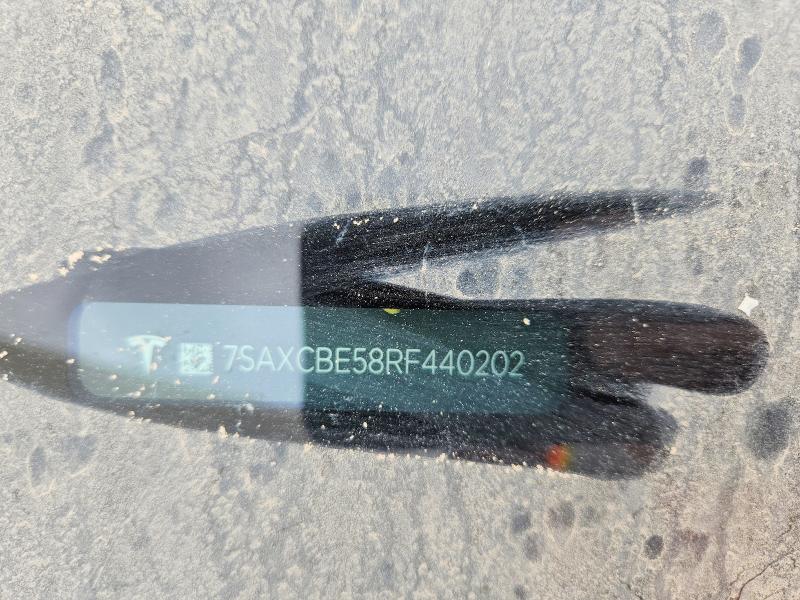60666086 :رقم المزاد ، 7SAXCBE58RF440202 vin ، 2024 Tesla Model X مزاد بيع